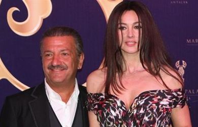 Bellucci y el ruso Ismailov se conocieron durante una inauguración en 2009